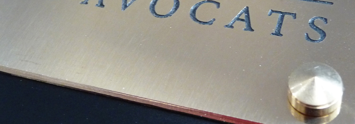 personnalisation-de-plaque-professionnelle-en-ligne